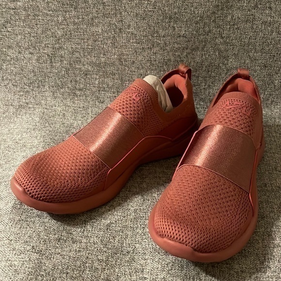 APL TechLoom Bliss Women’s NEW - Picture 1 of 4